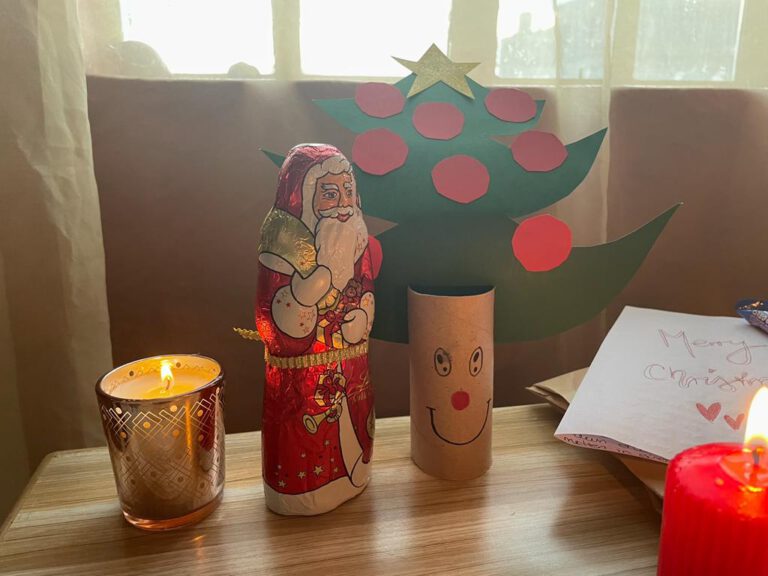 Corona, Weihnachten & Co. KG